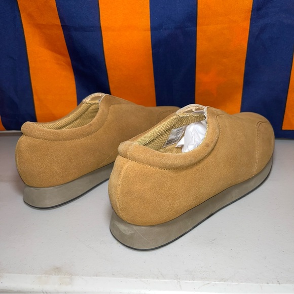 Cloudwalkers Women trainer 8103 wheat shoes size 9M leather upper slip on comfy - Picture 4 of 7